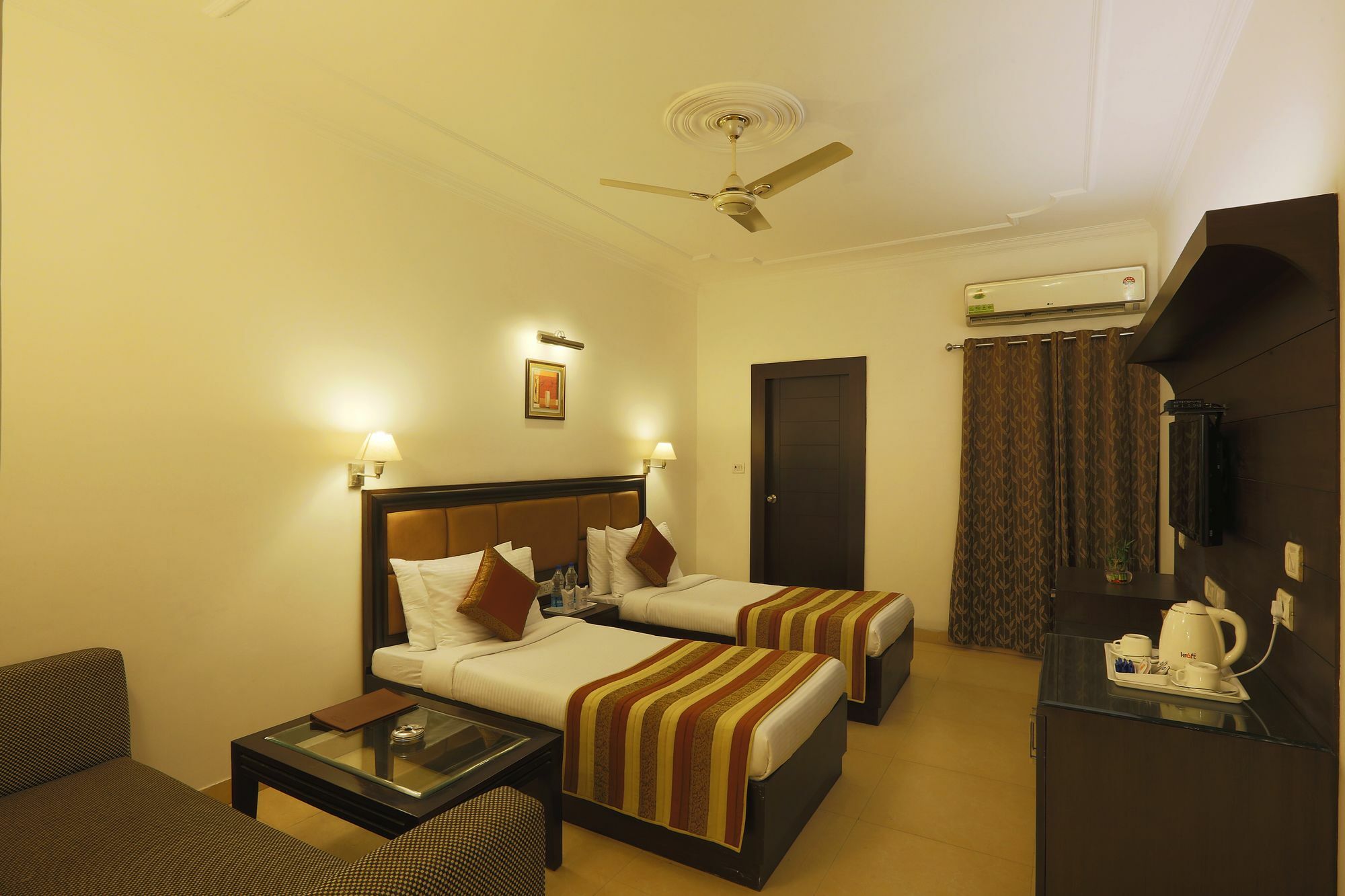 Townhouse 517 La Sapphire Near Delhi Airport Hotel New Delhi Luaran gambar